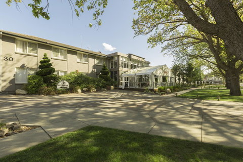 Forrest Hotel & Apartments - Pet Food Australia 27