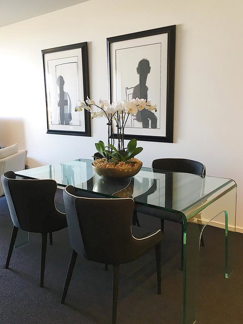Birch Apartments In The City - Food Delivery Shop 3