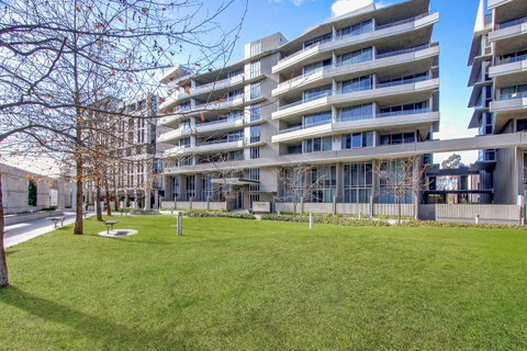 Realm Park 39 Barton ACT - Food Delivery Shop 39