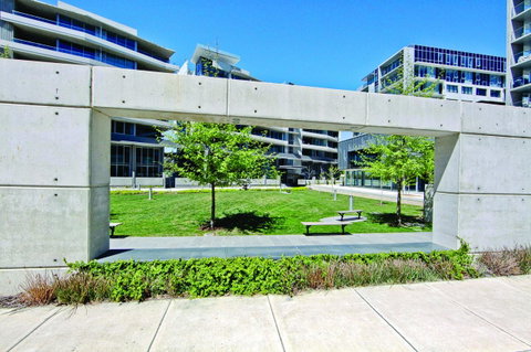 Realm Park 39 Barton ACT - Food Delivery Shop 25