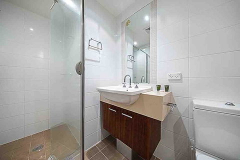 Spacious 1BR Stylish New Acton Apartment +Parking - Food Delivery Shop 17