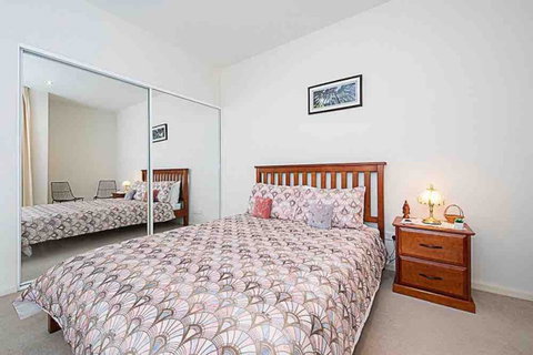Spacious 1BR Stylish New Acton Apartment +Parking - Food Delivery Shop 21