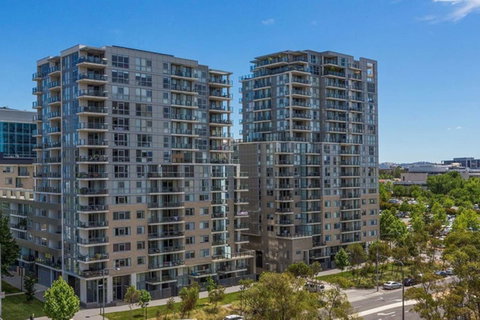 Spacious 1BR Stylish New Acton Apartment +Parking - Food Delivery Shop 12