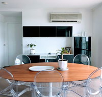 Staying Places - The Avenue - Food Delivery Shop