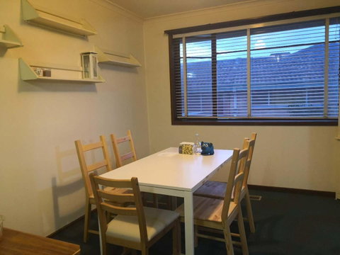 Space And Quiet Safe Room Canberra - Food Delivery Shop 11