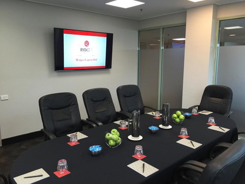 Rydges Canberra - Pet Food Australia 26