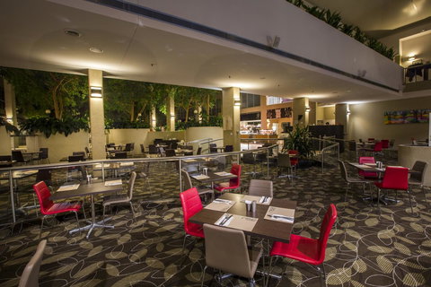 Rydges Canberra - Pet Food Australia 22