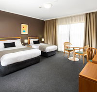 The Woden Hotel - Food Delivery Shop