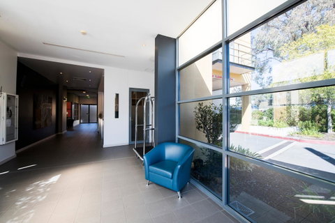 The Woden Hotel - Food Delivery Shop 2