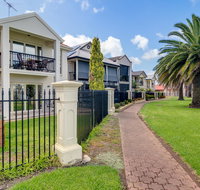 Port Adelaide Harbourside House - Food Delivery Shop