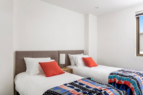 Bluewater Apartments - Food Delivery Shop 1