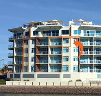 Wallaroo Marina Waterfront Luxe Apartment - Food Delivery Shop