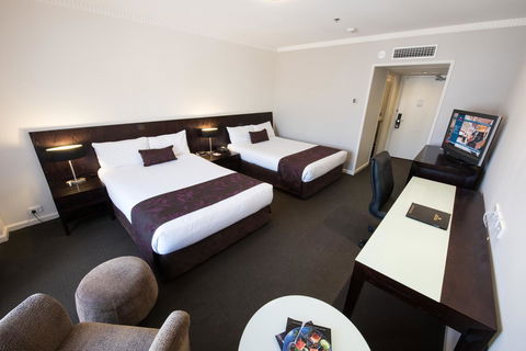 Hotel Grand Chancellor Adelaide - Food Delivery Shop 1