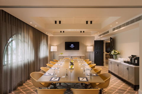 Mayfair Hotel - Food Delivery Shop 18