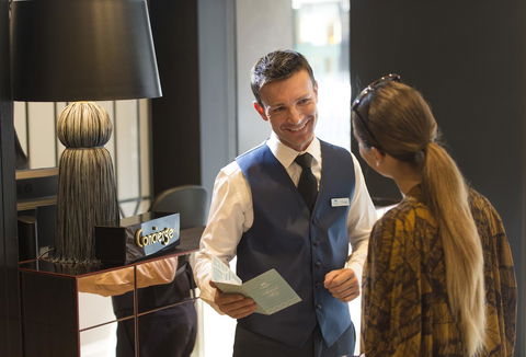 Mayfair Hotel - Food Delivery Shop 28
