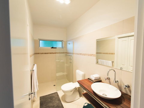 S T U D I O 22 Peaceful Retreat With Garden Views - Pet Food Australia 6