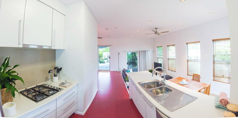 S T U D I O 22 Peaceful Retreat With Garden Views - Pet Food Australia 4