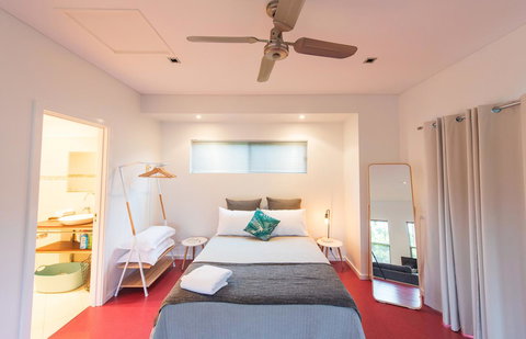 S T U D I O 22 Peaceful Retreat With Garden Views - Pet Food Australia 3