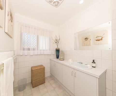 Tanunda\'s Magpie House - Food Delivery Shop 18