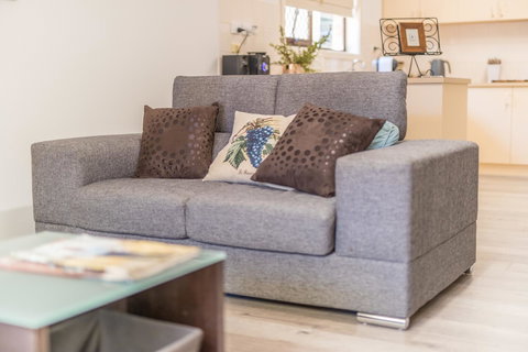 Tanunda\'s Magpie House - Food Delivery Shop 0