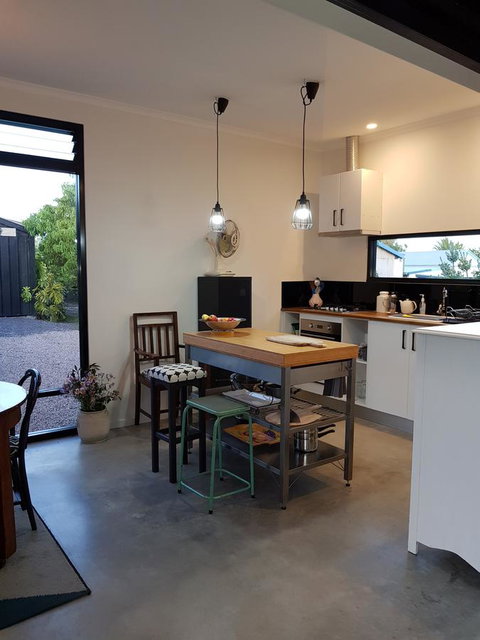 Sinclair Eco House - Pet Food Australia 9