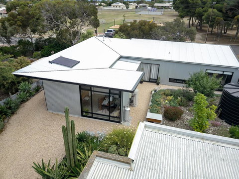 Sinclair Eco House - Pet Food Australia 6