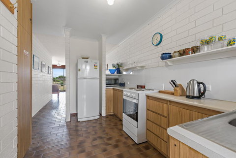 Sun & Surf Aldinga Beach Apartment - Pet Food Australia 7