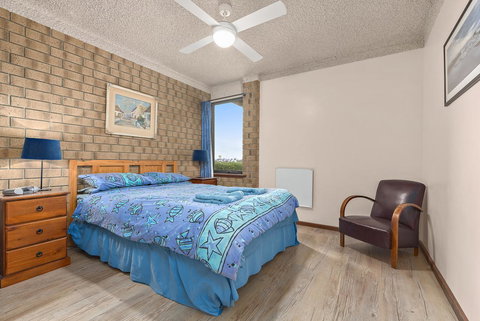 Sun & Surf Aldinga Beach Apartment - Pet Food Australia 8