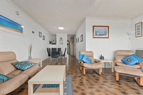 Sun & Surf Aldinga Beach Apartment - Pet Food Australia 4