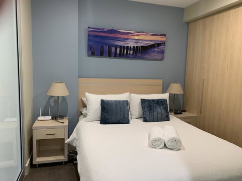 Luxury Beachside Accomodation - Food Delivery Shop 3