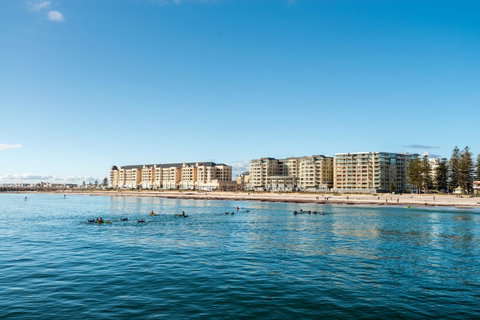Luxury Beachside Accomodation - Food Delivery Shop 9
