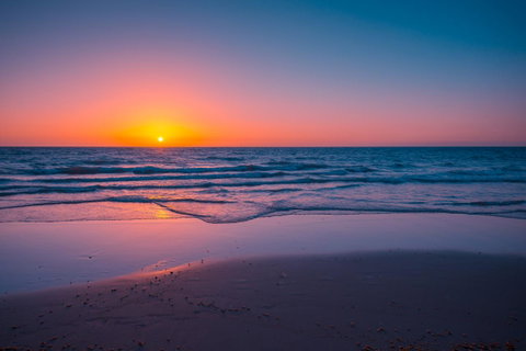 Luxury Beachside Accomodation - Food Delivery Shop 22