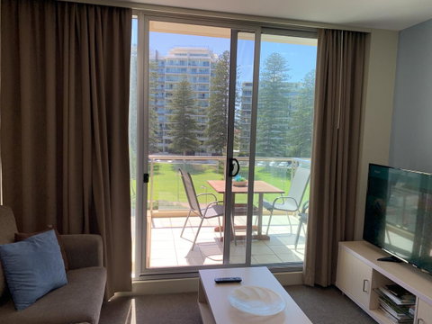 Luxury Beachside Accomodation - Food Delivery Shop 4