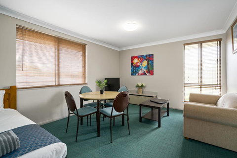 Garden City Motor Inn - Food Delivery Shop 34