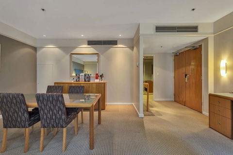 Stamford Plaza Adelaide - Food Delivery Shop 33