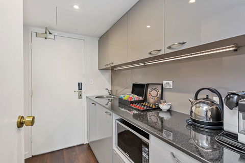 Stamford Plaza Adelaide - Food Delivery Shop 41