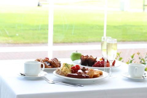 Stamford Grand Adelaide - Food Delivery Shop 8