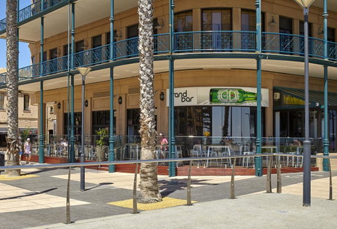 Stamford Grand Adelaide - Food Delivery Shop 36