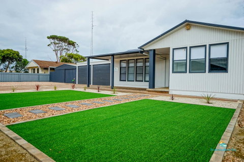 Breakaway Moonta Bay - Food Delivery Shop 2