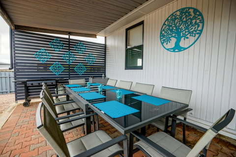 Breakaway Moonta Bay - Food Delivery Shop 9