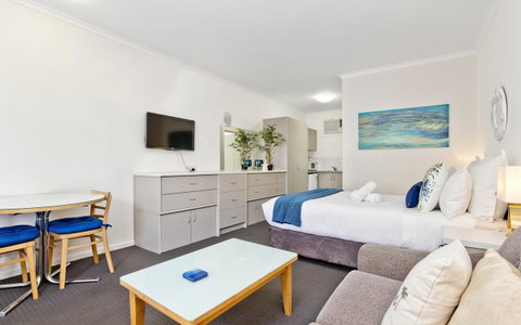 Glenelg Oasis Studios - Food Delivery Shop 1