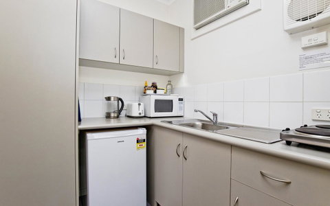 Glenelg Oasis Studios - Food Delivery Shop 10