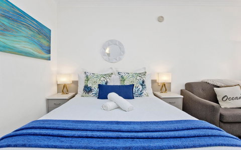 Glenelg Oasis Studios - Food Delivery Shop 3