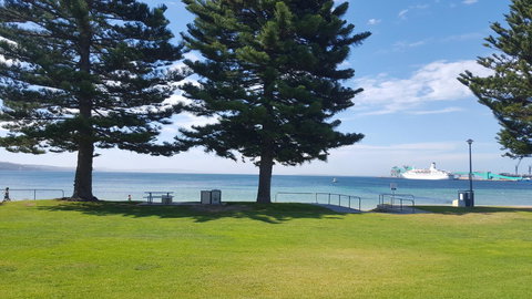 Aart Apartments - Pet Food Australia 2