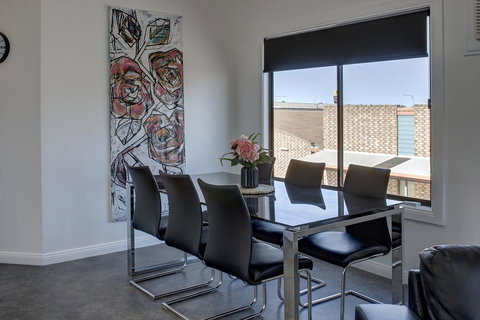 Aart Apartments - Pet Food Australia 20