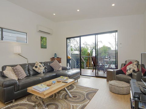 Seagrass Villas Normanville - Food Delivery Shop 5