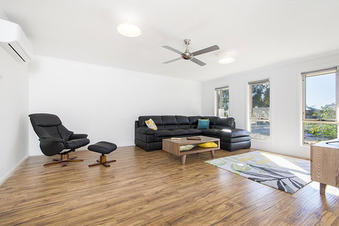 32 West B&B - Food Delivery Shop 12