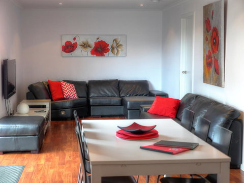 Home On Torrens - Food Delivery Shop 24