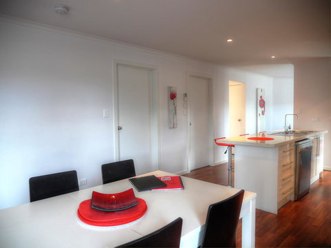 Home On Torrens - Food Delivery Shop 21