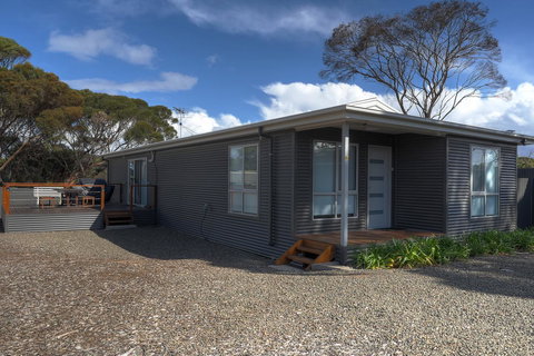 Home On Torrens - Food Delivery Shop 23